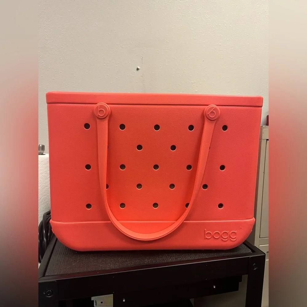 BOGG BAG Coral Tote Set with Perforated Design - Picture 6 of 14